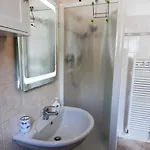 Country Esmera Apartman *