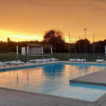 Country Esmera Apartman