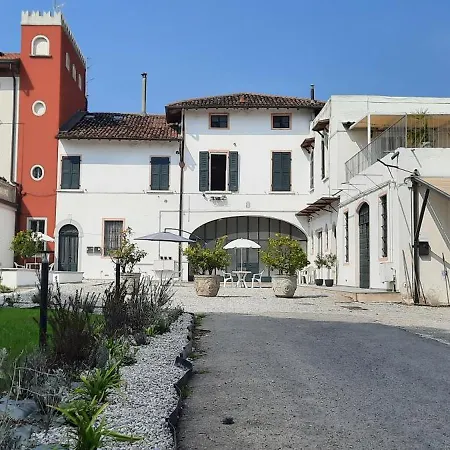 Country Esmera Apartment *